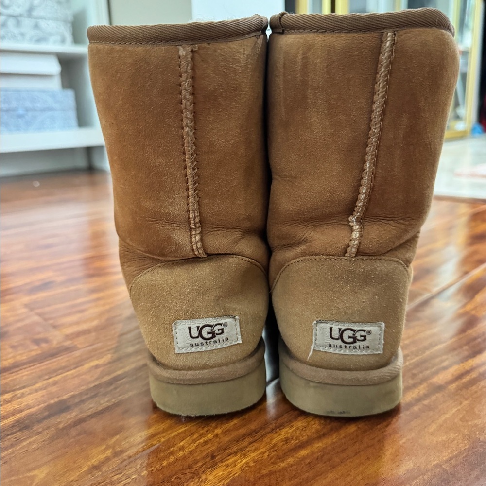 UGG Women’s Classic Short II